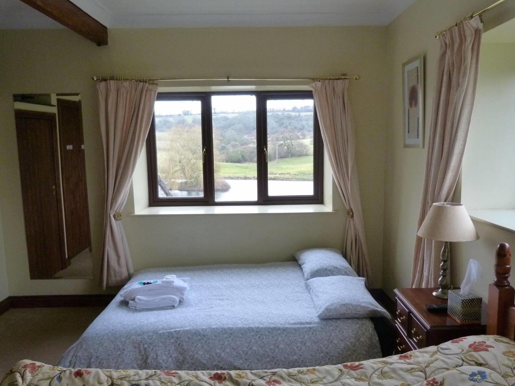 Cameley Lodge - Self Catering Temple Cloud エクステリア 写真